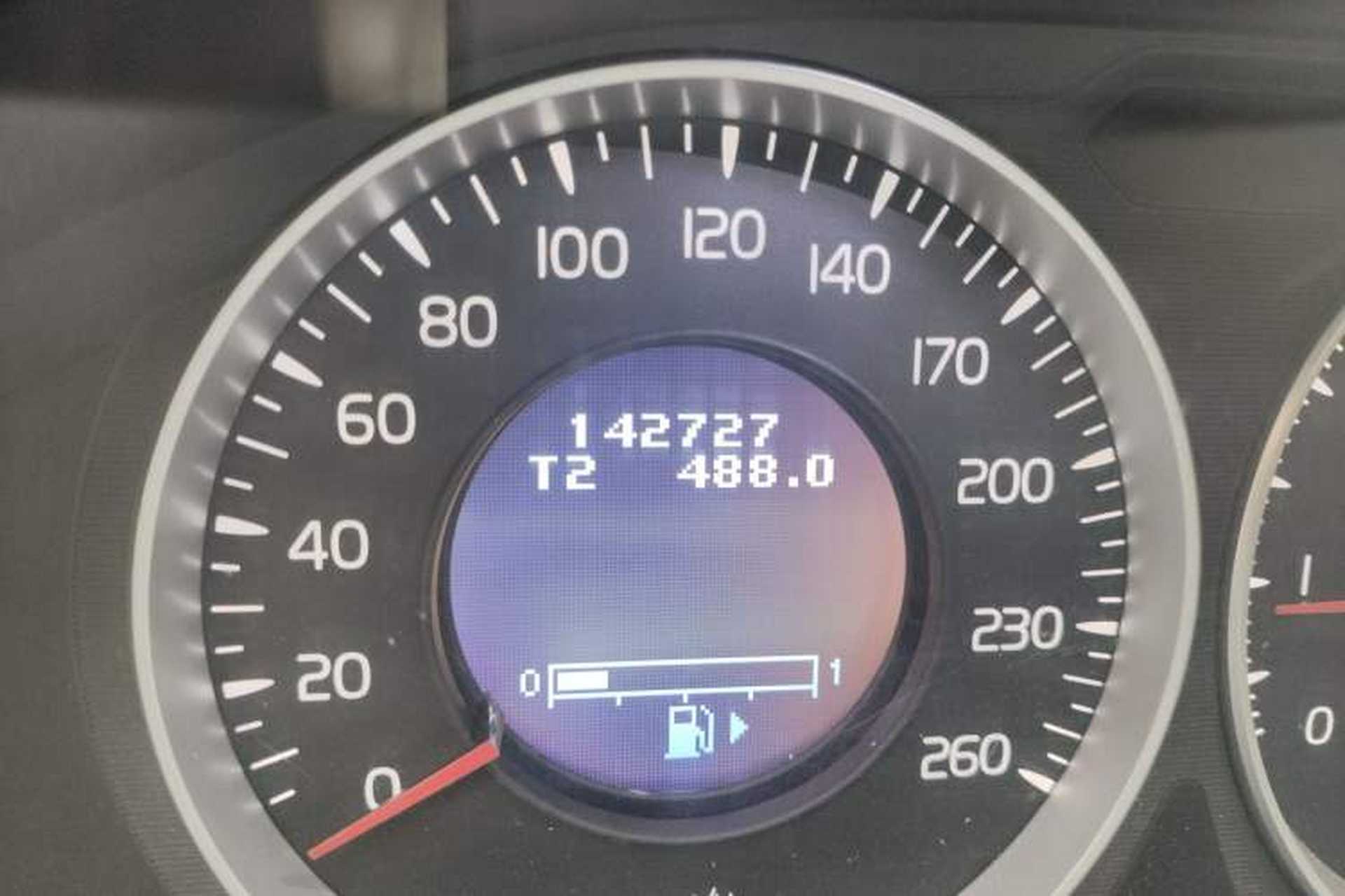 Used Volvo S60 2011 2.0T Zhiya Edition Odometer Close Up