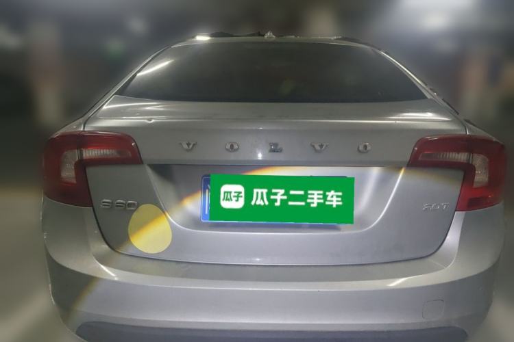 Used Volvo S60 2011 2.0T ZhiShang Version Rear