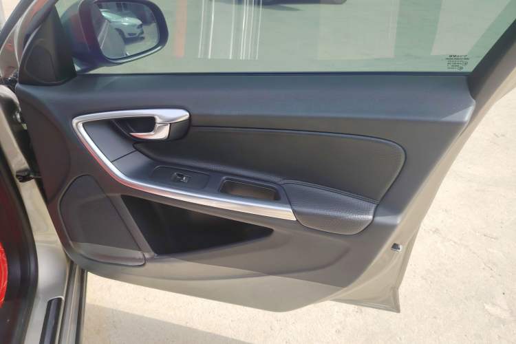 Used Volvo S60 2011 2.0T Comfort Edition Right Front Door Interior
