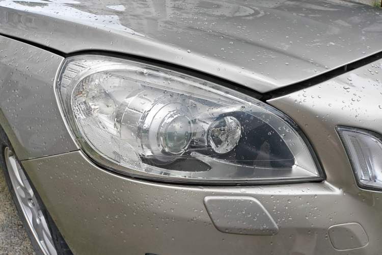 Used Volvo S60  Right Front Headlight