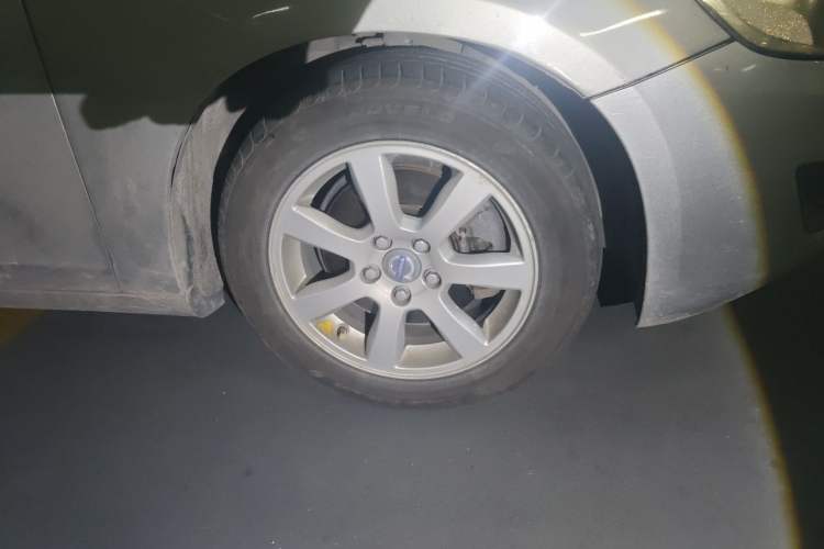 Used Volvo S60 2011 2.0T ZhiShang Version Right Front Wheel Hub