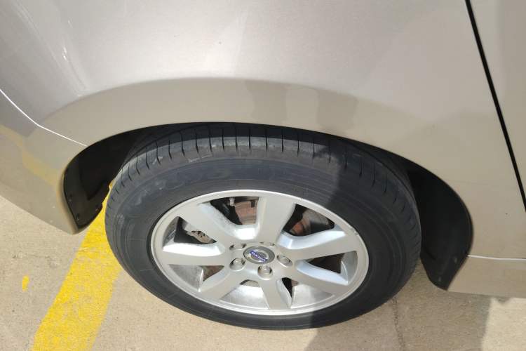 Used Volvo S60 2011 2.0T Comfort Edition Right Rear Wheel Hub