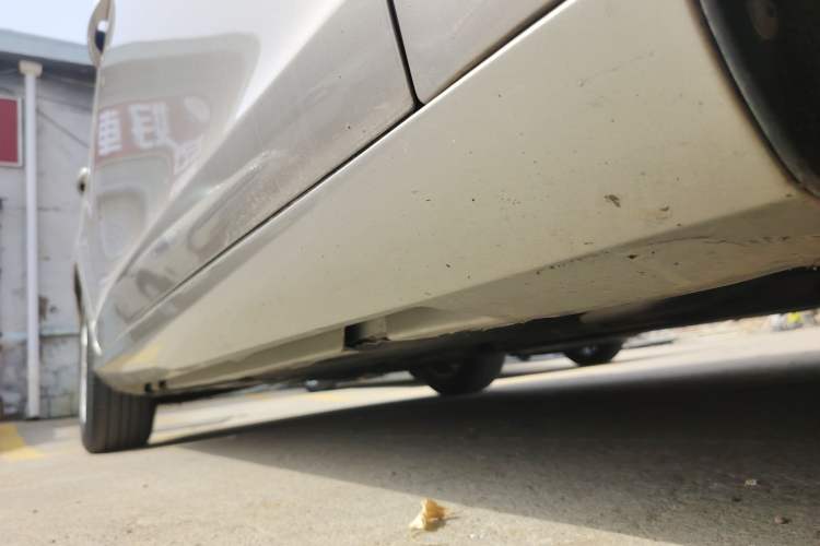 Used Volvo S60 2011 2.0T Comfort Edition Right Side Sill