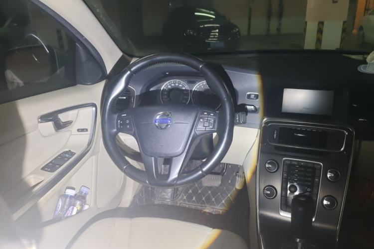 Used Volvo S60 2011 2.0T ZhiShang Version Steering Wheel