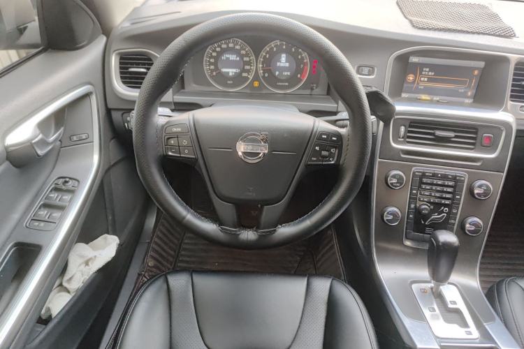 Used Volvo S60 2011 2.0T ZhiShang Version Steering Wheel