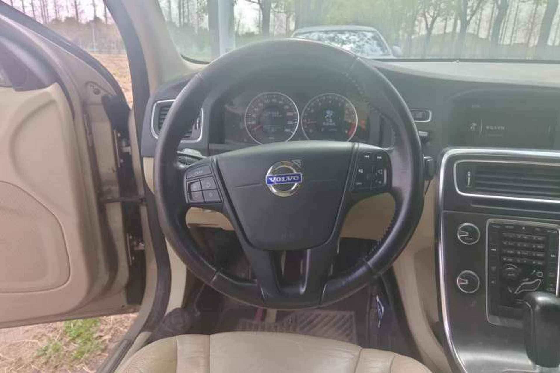 Used Volvo S60 2011 2.0T Comfort Edition Steering Wheel