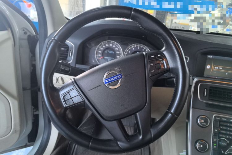 Used Volvo S60 2011 2.0T Comfort Edition Steering Wheel