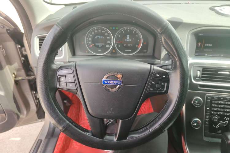 Used Volvo S60 2011 2.0T Comfort Edition Steering Wheel