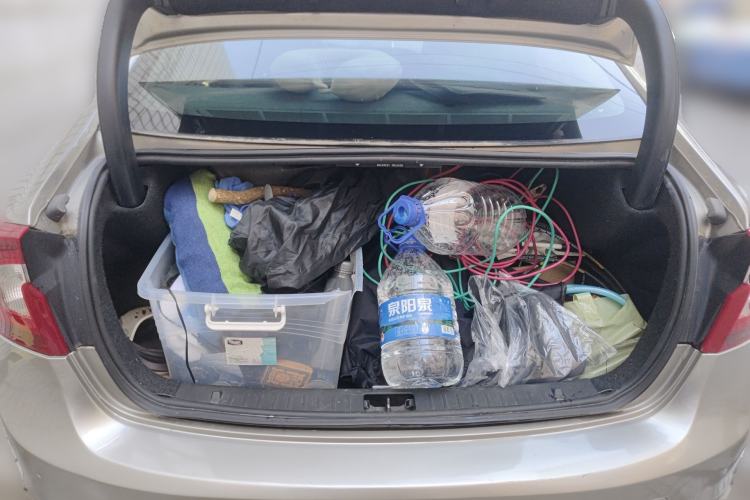 Used Volvo S60 2011 2.0T ZhiShang Version Trunk