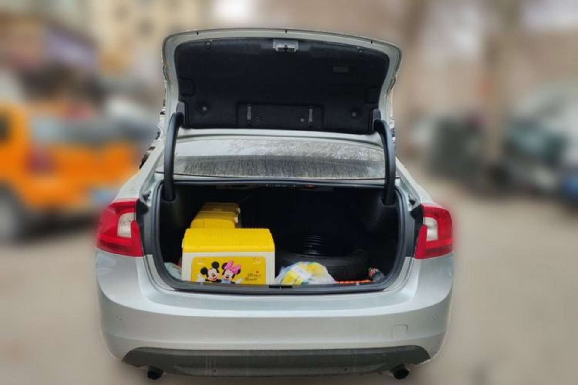Used Volvo S60 2011 2.0T Zhiya Edition Trunk