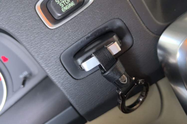 Used Volvo S60 2011 2.0T Comfort Edition Vehicle Key