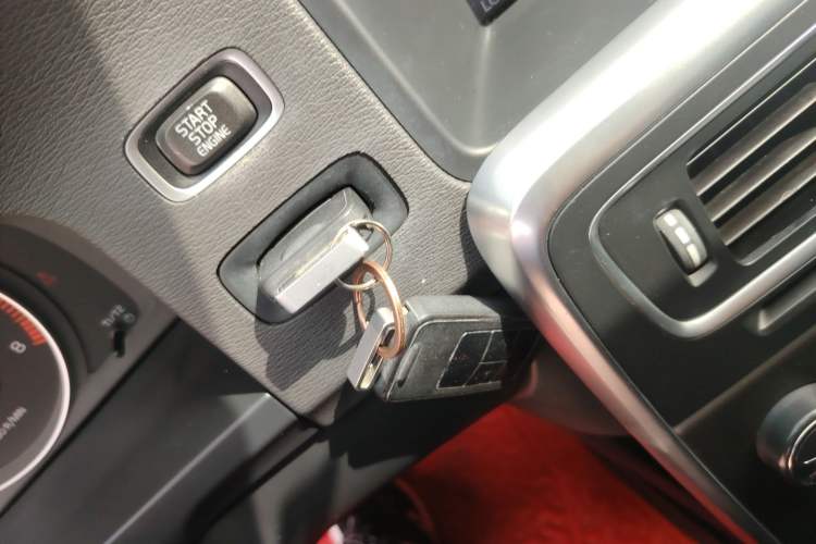 Used Volvo S60 2011 2.0T Comfort Edition Vehicle Key