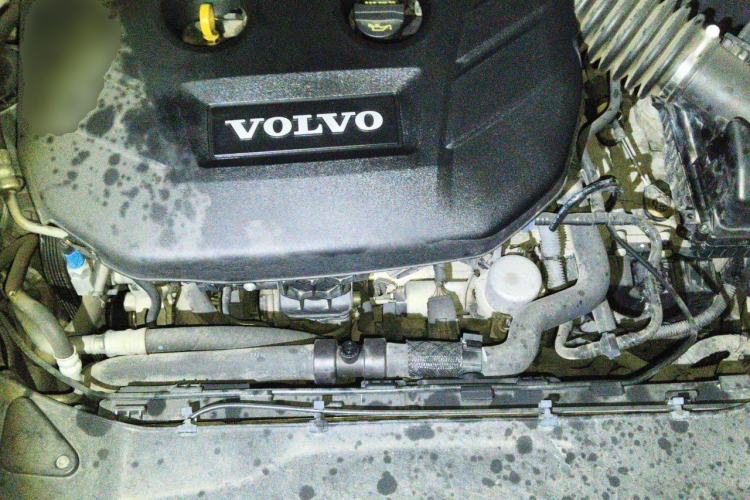 Used Volvo S60 2011 2.0T ZhiShang Version Engine Bay