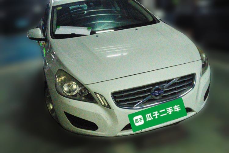 Used Volvo S60 2011 2.0T ZhiShang Version Front Right 45 Deg