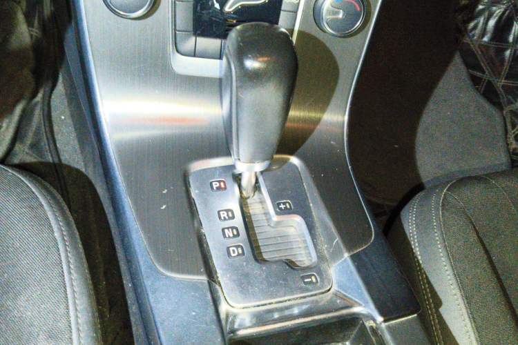 Used Volvo S60 2011 2.0T ZhiShang Version Gear Lever