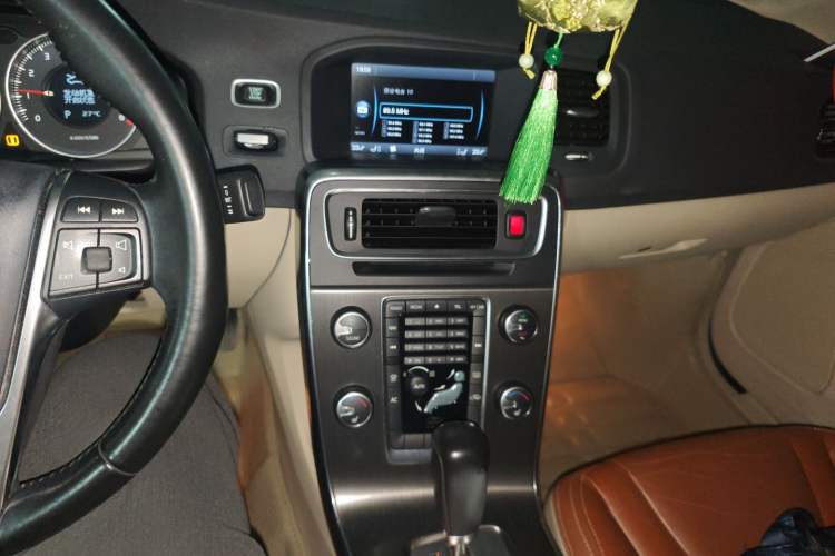 Used Volvo S60 2012 T5 Zhiya Edition Audio And AC Panel