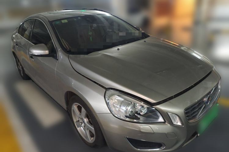 Used Volvo S60 2012 T5 Zhiya Edition Front Right 45 Deg