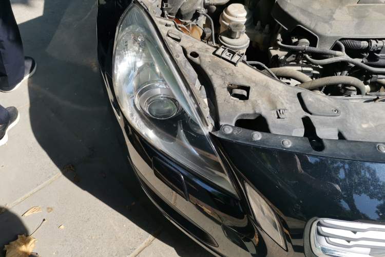 Used Volvo S60 2012 1.6T DRIVe Comfort Edition Right Front Headlight