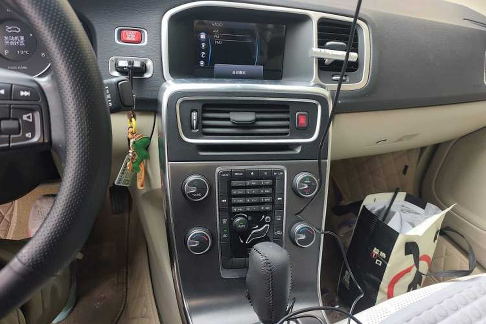 Used Volvo S60 2012 T5 Comfort Edition Audio And AC Panel
