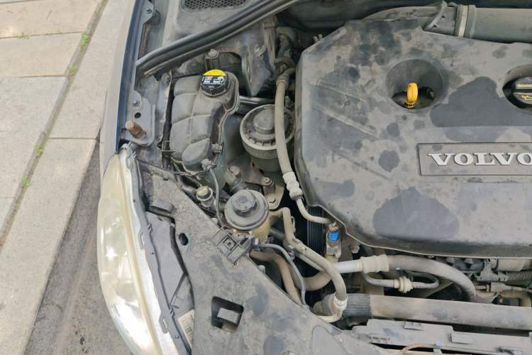 Used Volvo S60 2012 T5 Comfort Edition Engine Bay Right