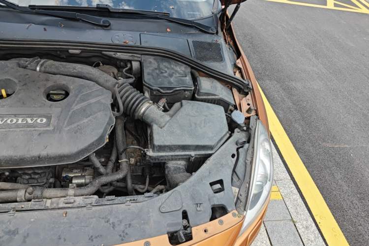 Used Volvo S60 2012 T5 Zhiya Edition Engine Bay Left