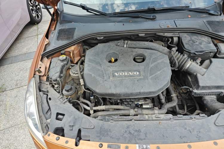 Used Volvo S60 2012 T5 Zhiya Edition Engine Bay Right