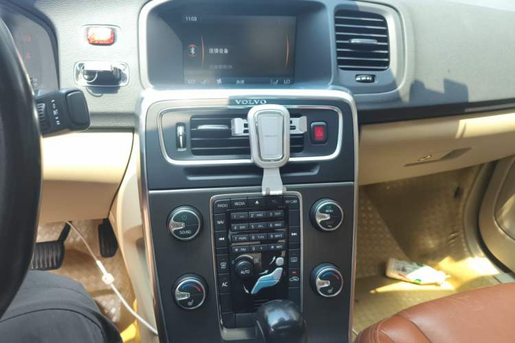 Used Volvo S60 2012 T5 Zhiya Edition Audio And AC Panel