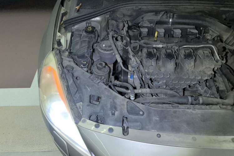 Used Volvo S60 2012 T5 Zhiya Edition Engine Bay Right