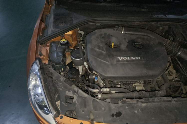 Used Volvo S60 2012 T5 Prestige Edition Engine Bay Right