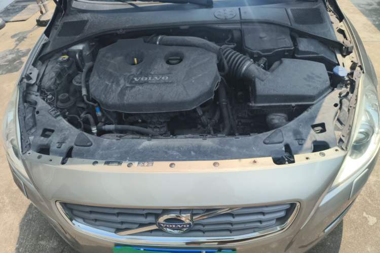 Used Volvo S60 2012 T5 Zhiya Edition Engine Bay