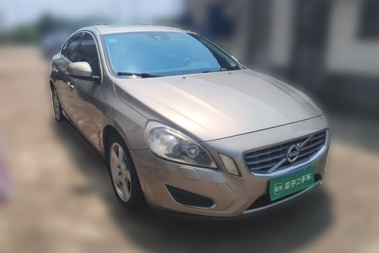 Used Volvo S60 2012 T5 Zhiya Edition Front Right 45 Deg