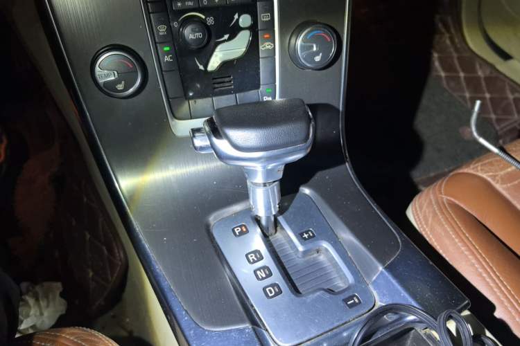 Used Volvo S60 2012 T5 Zhiya Edition Gear Lever
