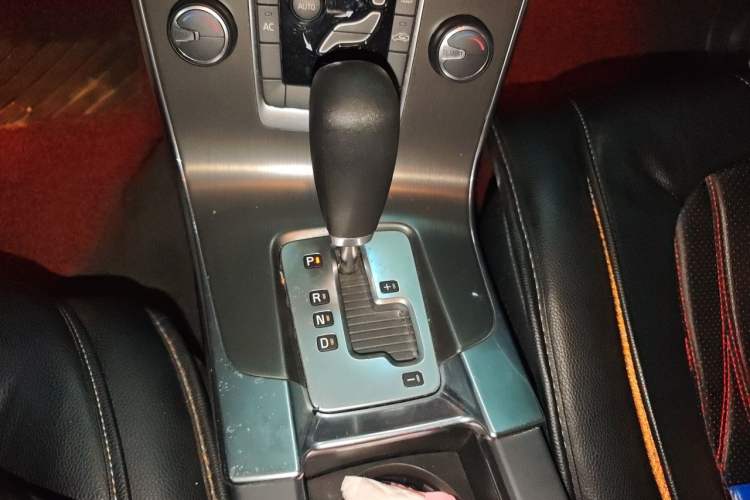 Used Volvo S60 2012 1.6T DRIVe Comfort Edition Gear Lever