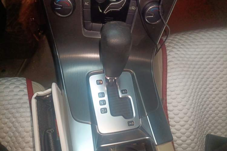 Used Volvo S60 2012 1.6T DRIVe Comfort Edition Gear Lever