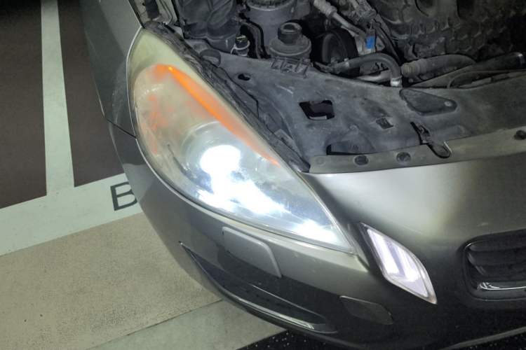 Used Volvo S60 2012 T5 Zhiya Edition Right Front Headlight