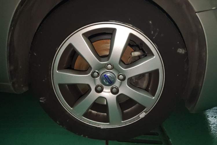 Used Volvo S60 2012 1.6T DRIVe Comfort Edition Right Front Wheel Hub