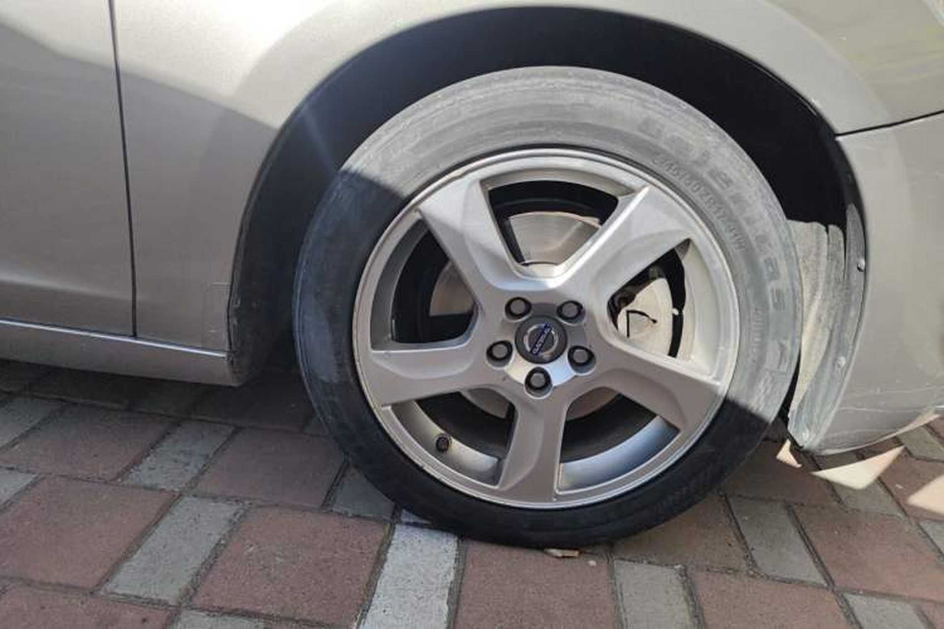 Used Volvo S60 2012 T5 Prestige Edition Right Front Wheel Hub