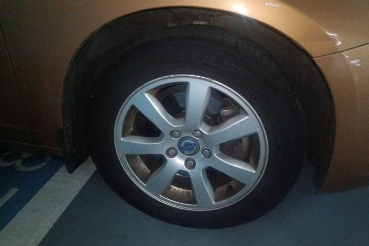 Used Volvo S60 2012 1.6T DRIVe Comfort Edition Right Front Wheel Hub