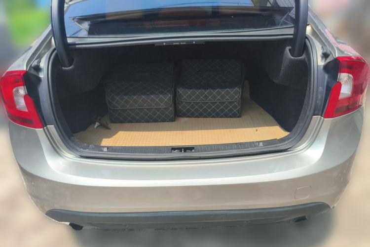 Used Volvo S60 2012 T5 Zhiya Edition Trunk
