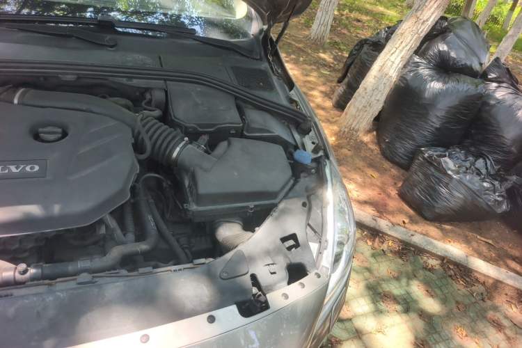 Used Volvo S60 2012 T5 Zhiya Edition Engine Bay Left
