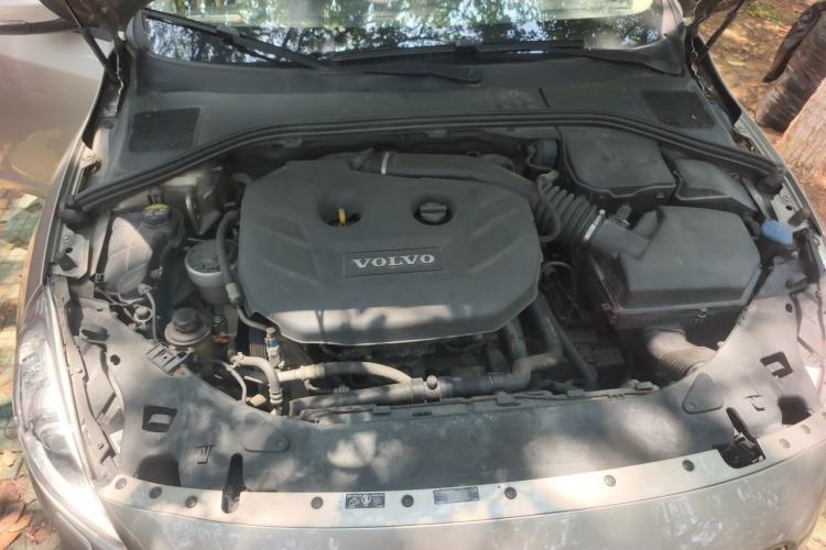 Used Volvo S60 2012 T5 Zhiya Edition Engine Bay