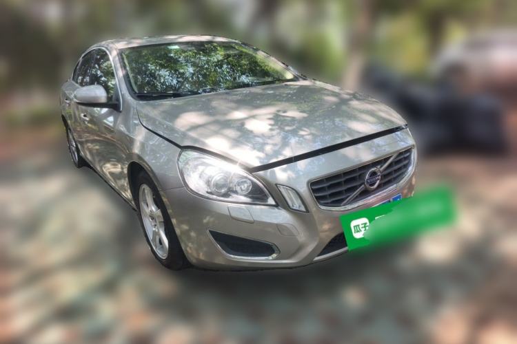 Used Volvo S60 2012 T5 Zhiya Edition Front Right 45 Deg
