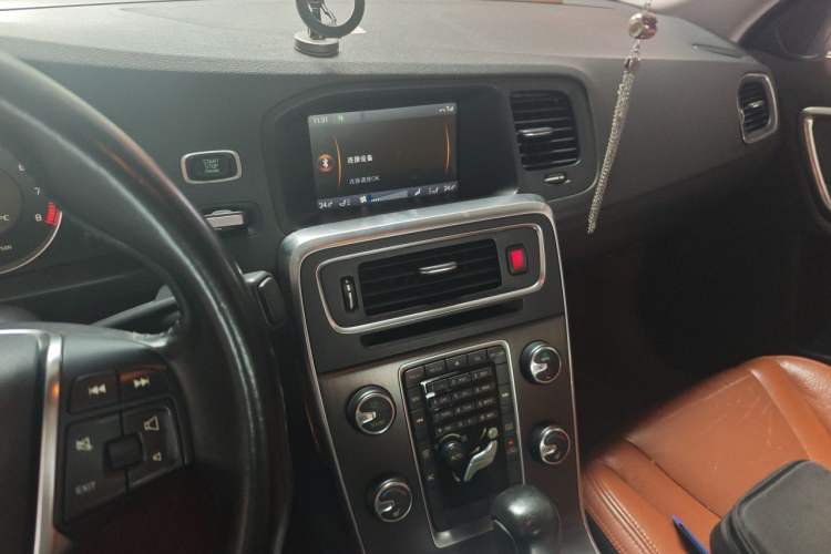 Used Volvo S60 2012 T5 Zhiya Edition Audio And AC Panel