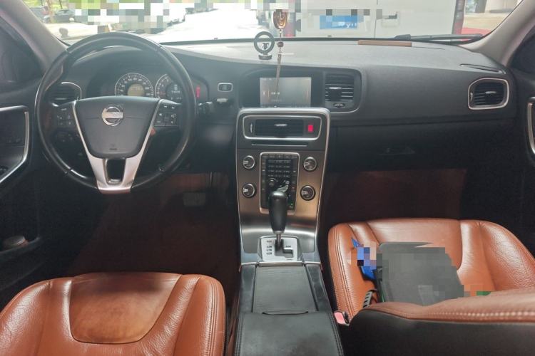 Used Volvo S60 2012 T5 Zhiya Edition Center Console