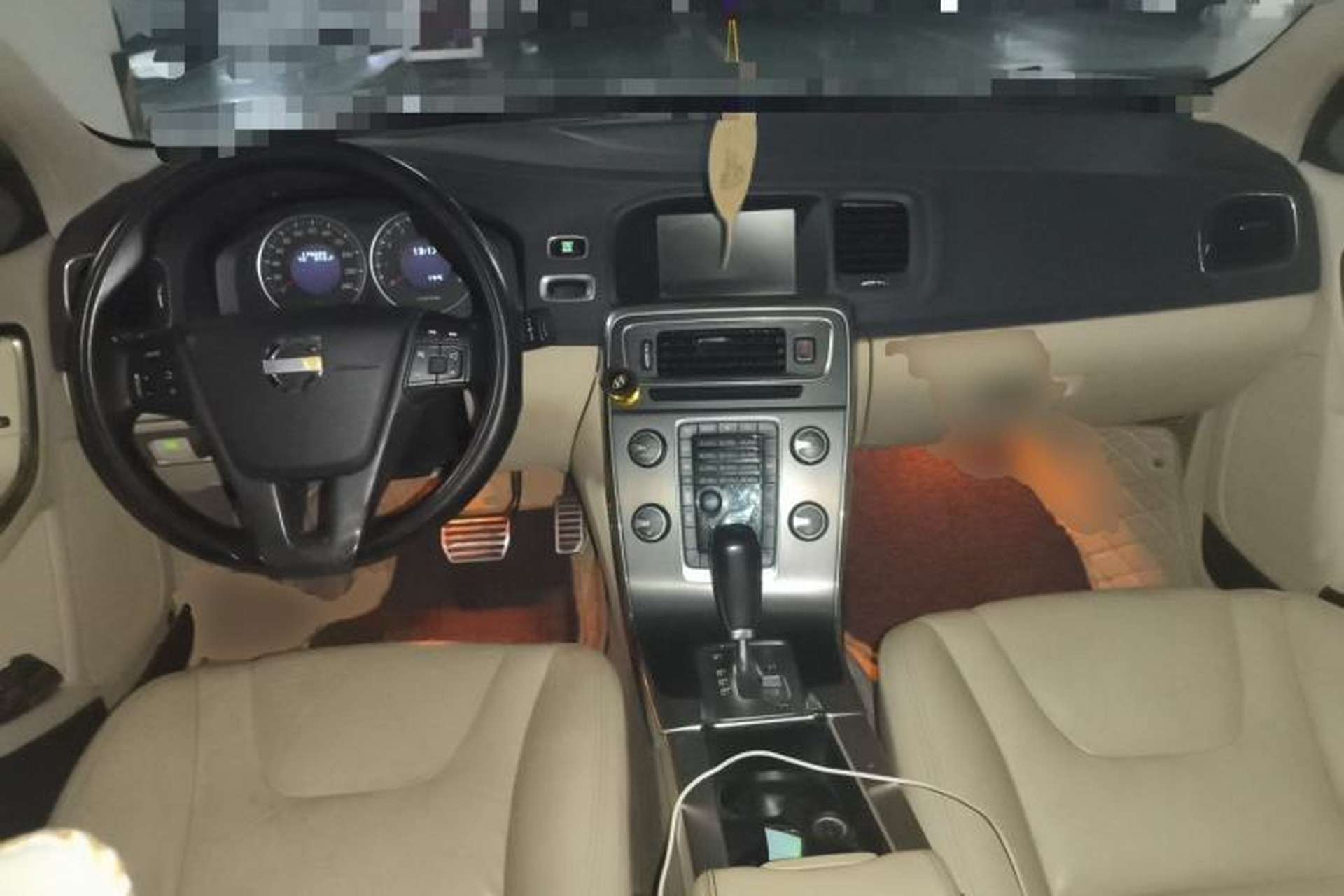 Used Volvo S60 2012 T5 Zhiya Edition Center Console