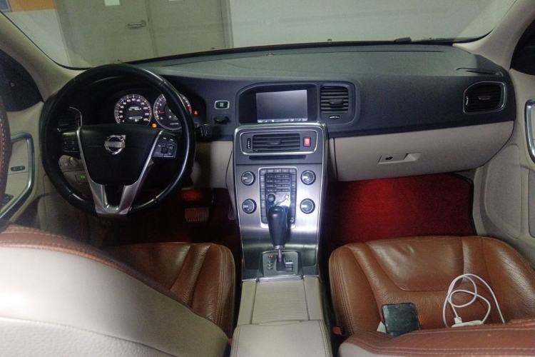 Used Volvo S60 2012 T5 Prestige Edition Center Console