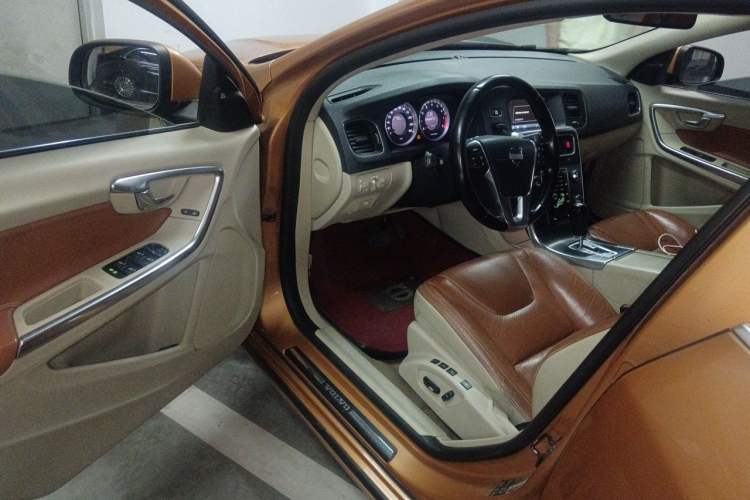 Used Volvo S60 2012 T5 Prestige Edition Driver Seat