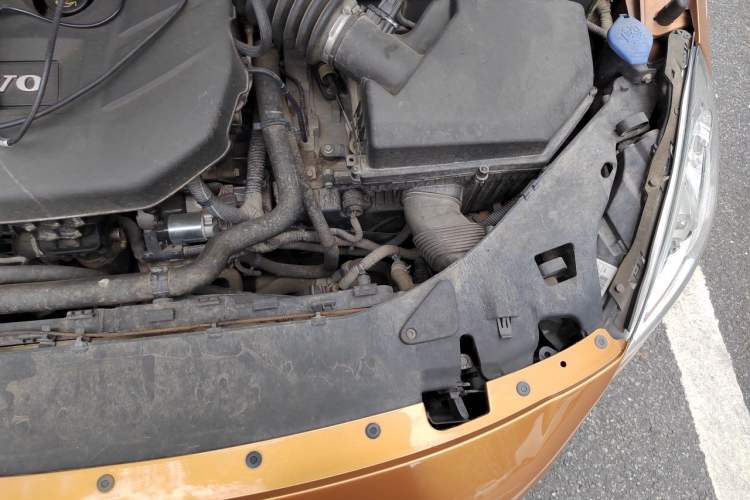 Used Volvo S60 2012 T5 Zhiya Edition Engine Bay Left