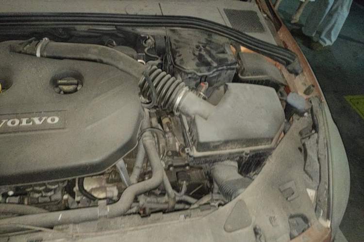 Used Volvo S60 2012 T5 Prestige Edition Engine Bay Left