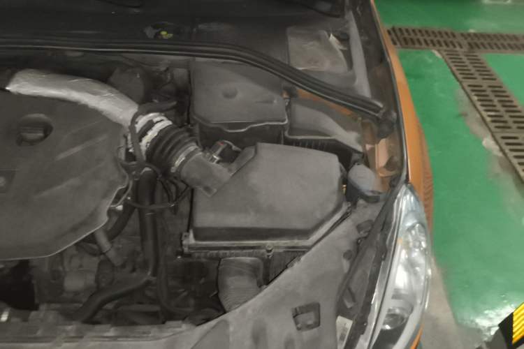 Used Volvo S60 2012 T5 Zhiya Edition Engine Bay Left